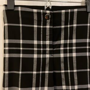 Black and White Plaid Legging Trousers by Violets & Roses (Size 8)